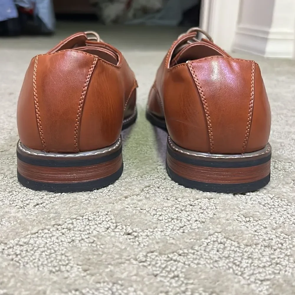 New MetroCharm Men’s 10 Brown Bucks Lace Up Shoes